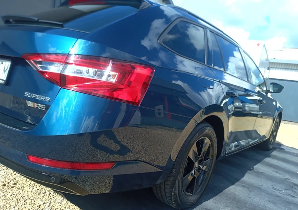 Skoda Superb cena 62900 przebieg: 161400, rok produkcji 2017 z Częstochowa małe 301